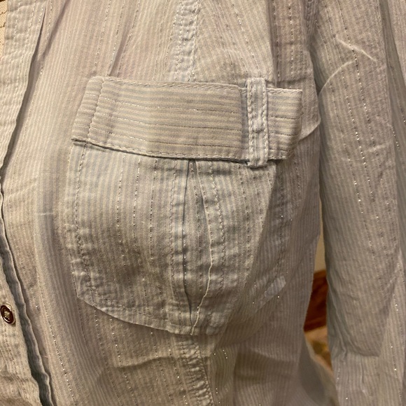 📌2/$20📌 Blue Pin-Striped Button Up Fitted Blouse - Picture 2 of 8